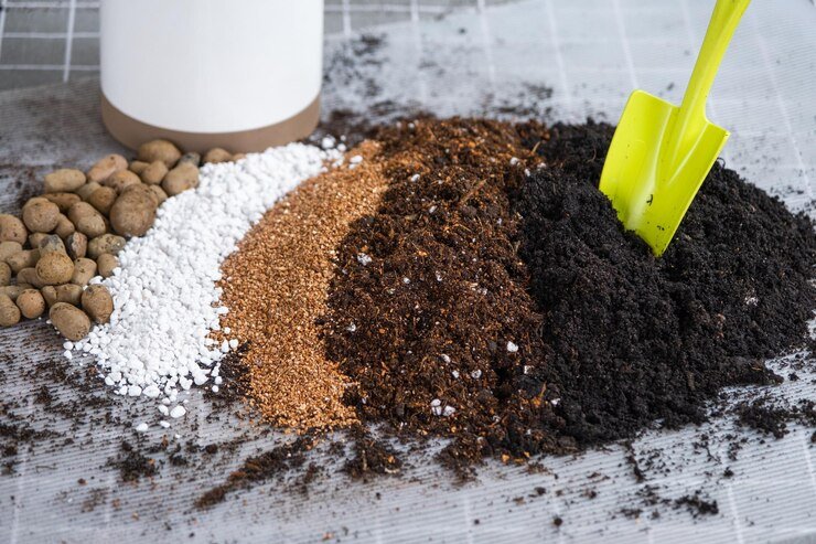 ingredients-soil-home-potted-plants-peat-earth-sand-perlite-vermiculite-coconut-mixture-planting-plants-pot-layout_292419-5736